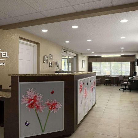 Microtel Inn & Suites By Wyndham Mineral Wells/Parkersburg Esterno foto