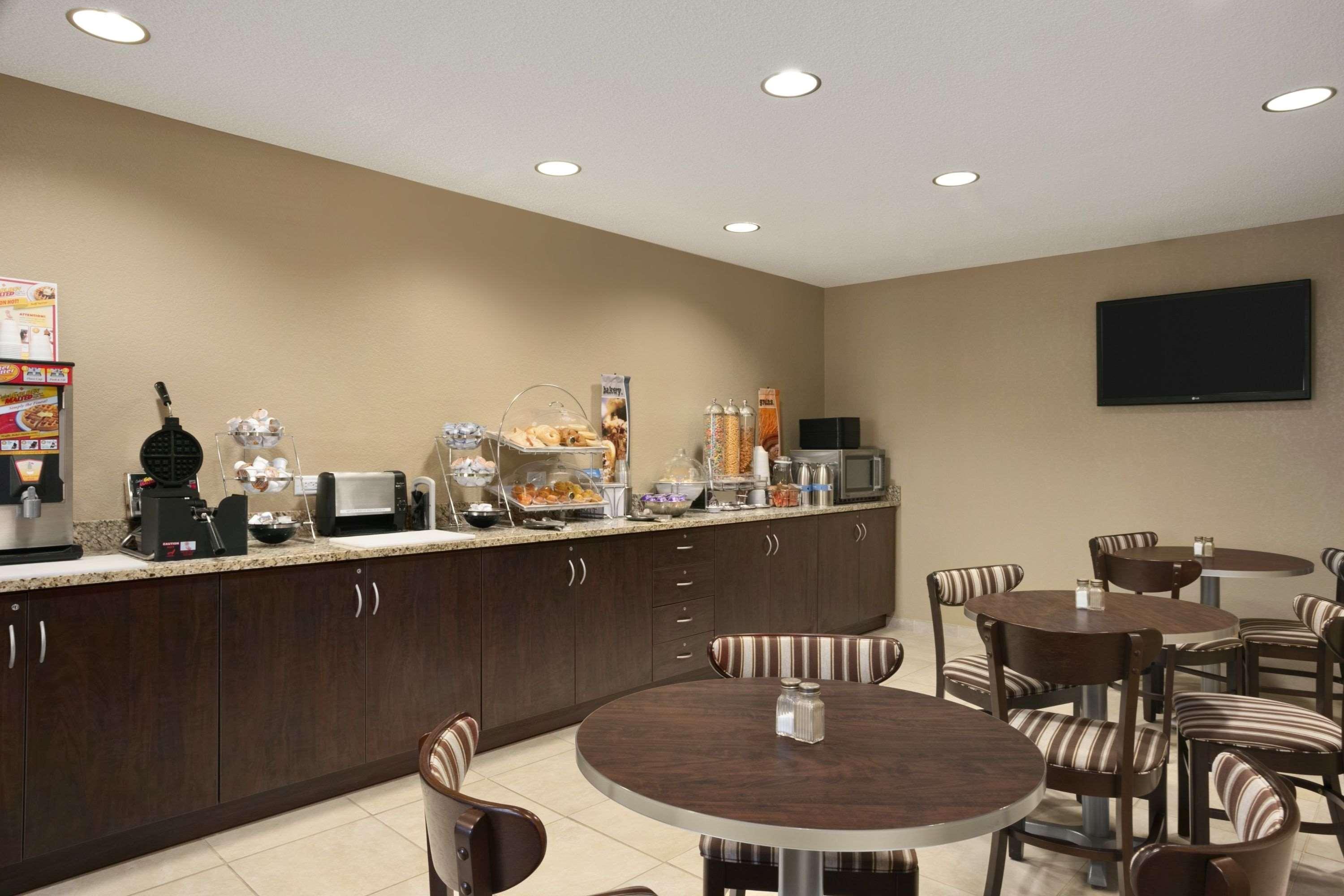 Microtel Inn & Suites By Wyndham Mineral Wells/Parkersburg Esterno foto