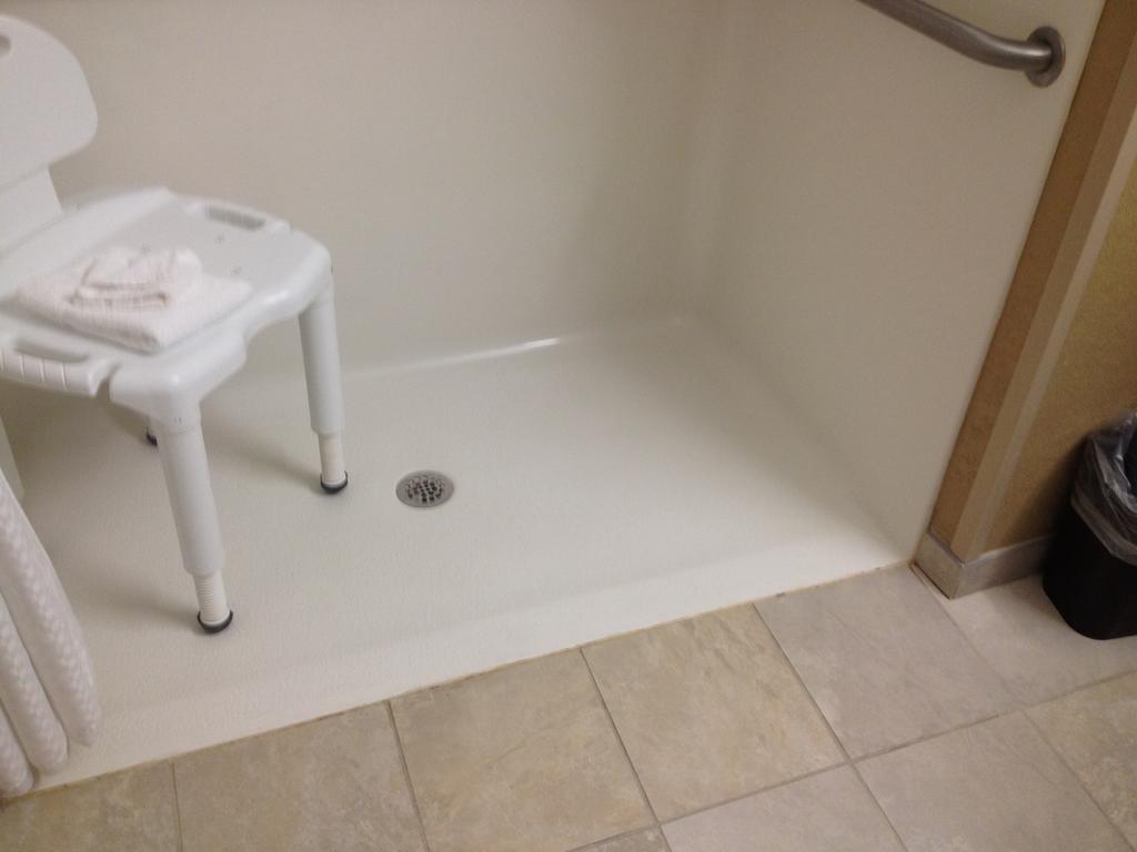 Microtel Inn & Suites By Wyndham Mineral Wells/Parkersburg Esterno foto