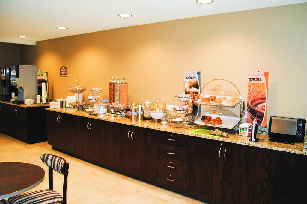 Microtel Inn & Suites By Wyndham Mineral Wells/Parkersburg Esterno foto