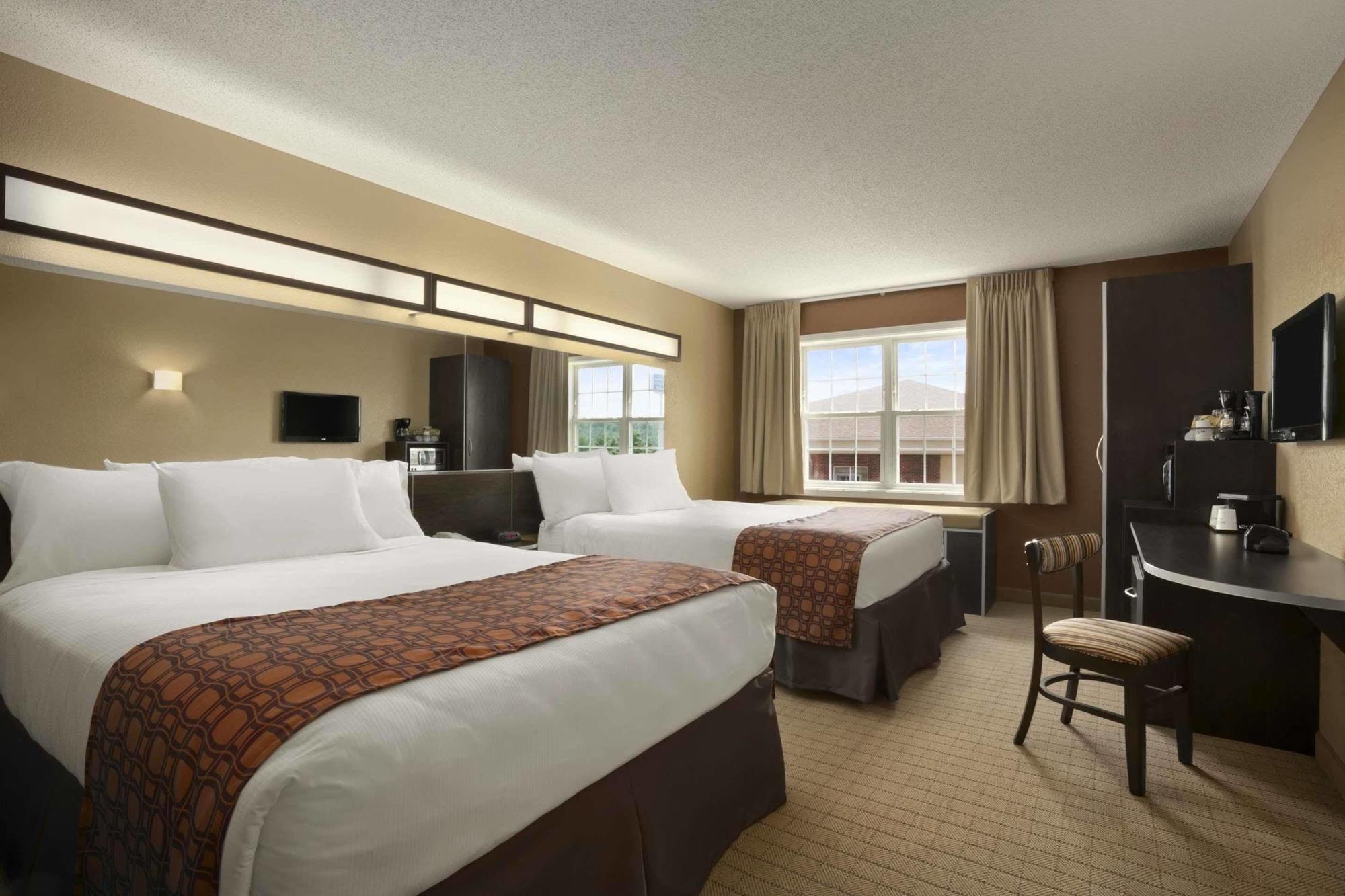 Microtel Inn & Suites By Wyndham Mineral Wells/Parkersburg Esterno foto